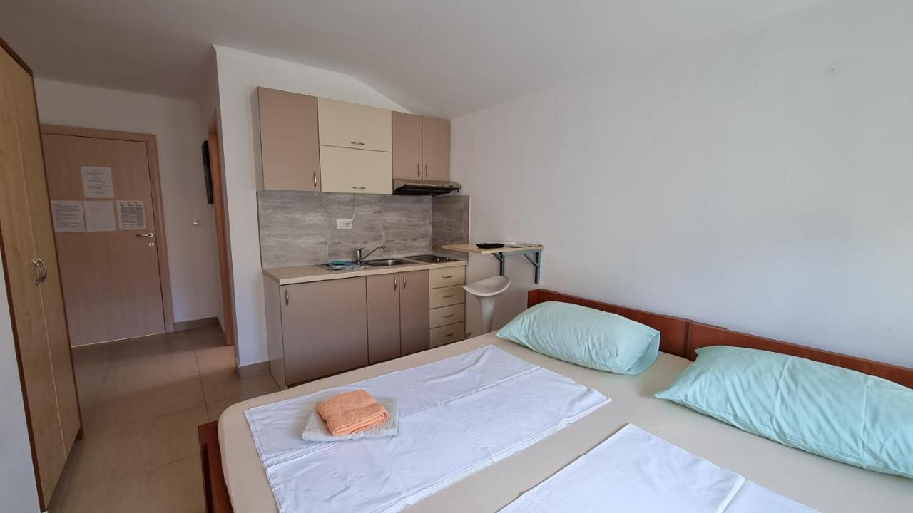 Apartments Bellator Šilo Exterior foto