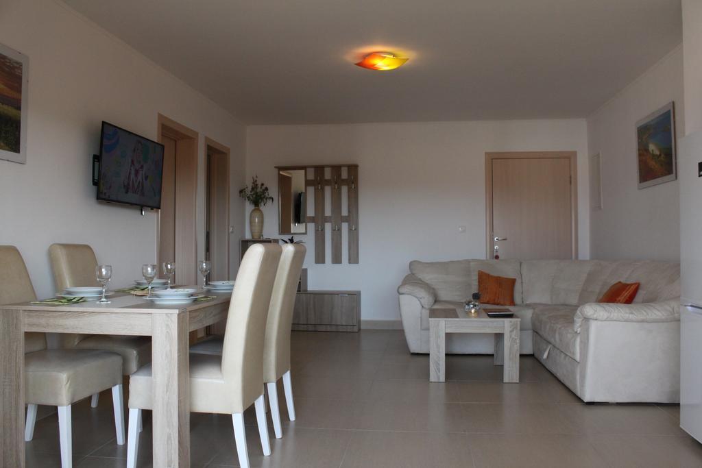 Apartments Bellator Šilo Exterior foto