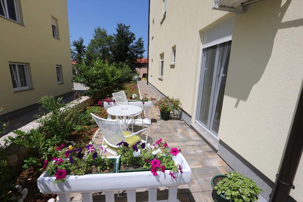 Apartments Bellator Šilo Exterior foto