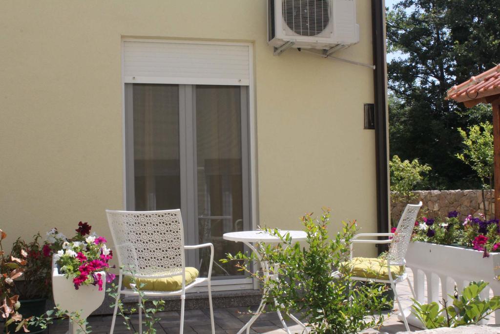 Apartments Bellator Šilo Exterior foto